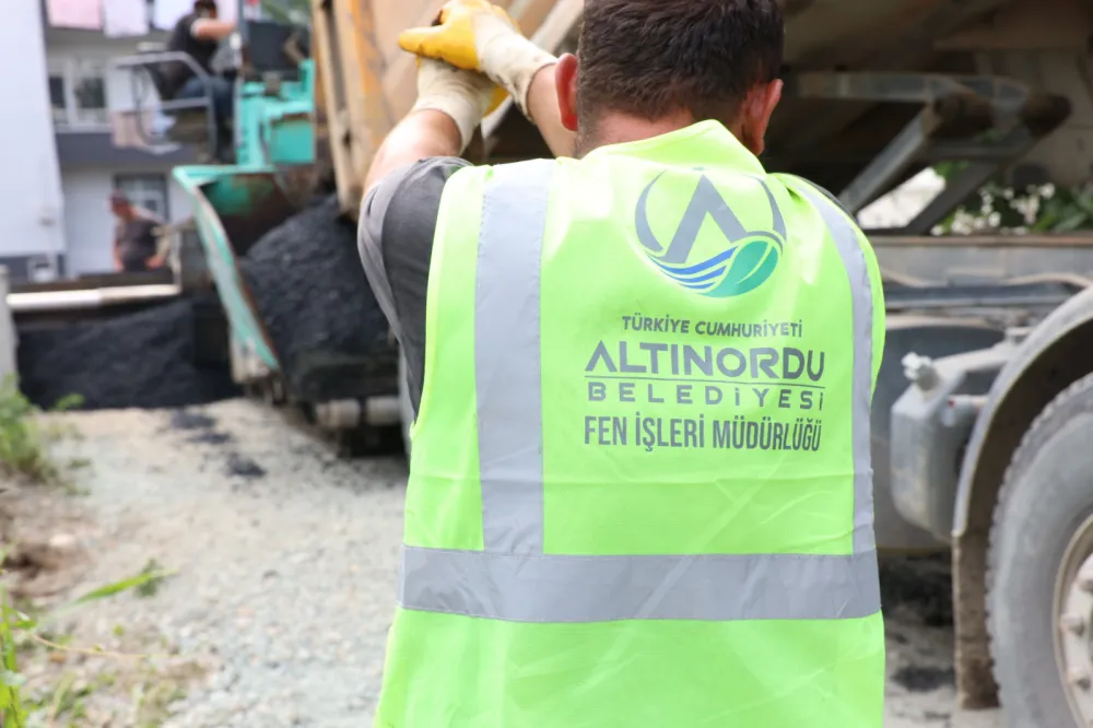 Altınordu Belediyesi’nden Sıcak Asfalt Atağı