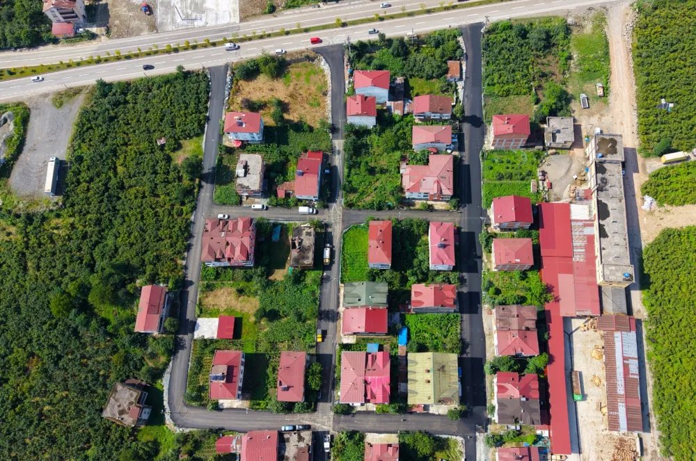 KARACAÖMER DE SICAK ASFALTLA BULUŞTU