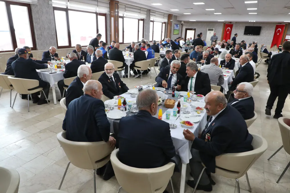 Gazilerimiz Onuruna Yemek Programı Düzenlendi